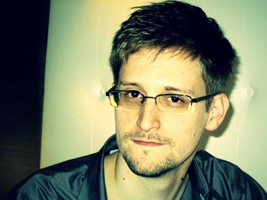 Edward-Snowden-pose_1371973957.jpg