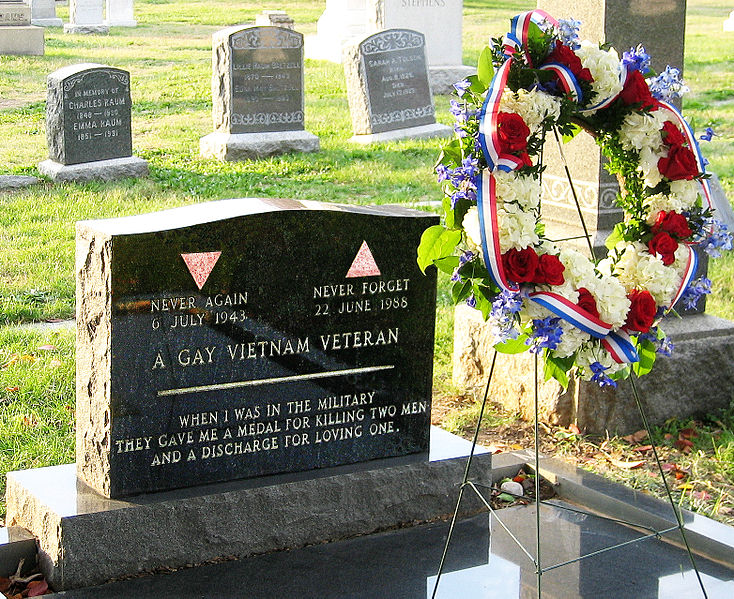 734px-Matlovich.Leonard.gravesite.with.wreath.jpg